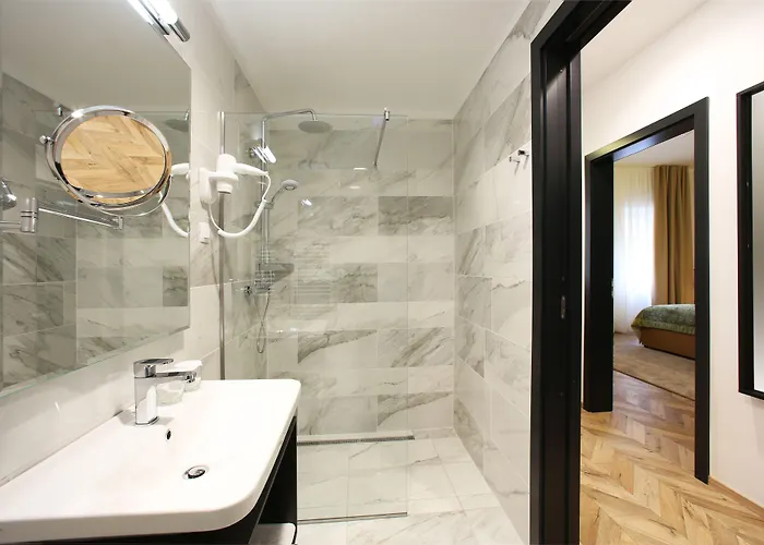 Hotel Urban Boutique Center 4*