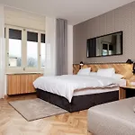 Hotel Urban Boutique Center 4*