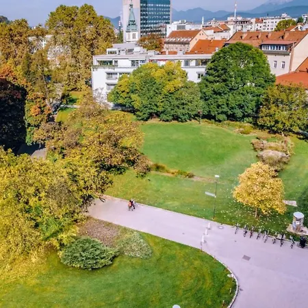 Urban Boutique Center Hotel 4*