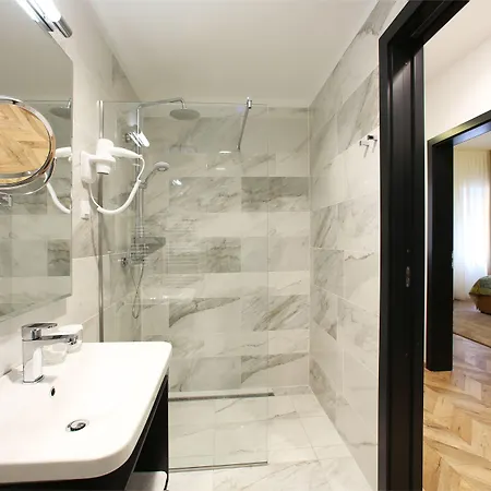 Hotel Urban Boutique Center 4*