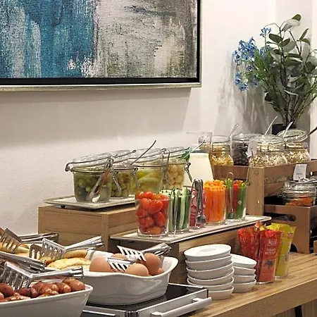 Ξενοδοχείο Urban Boutique Center 4*