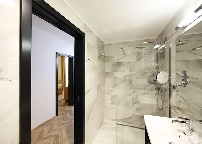 Hotel Urban Boutique Center 4*